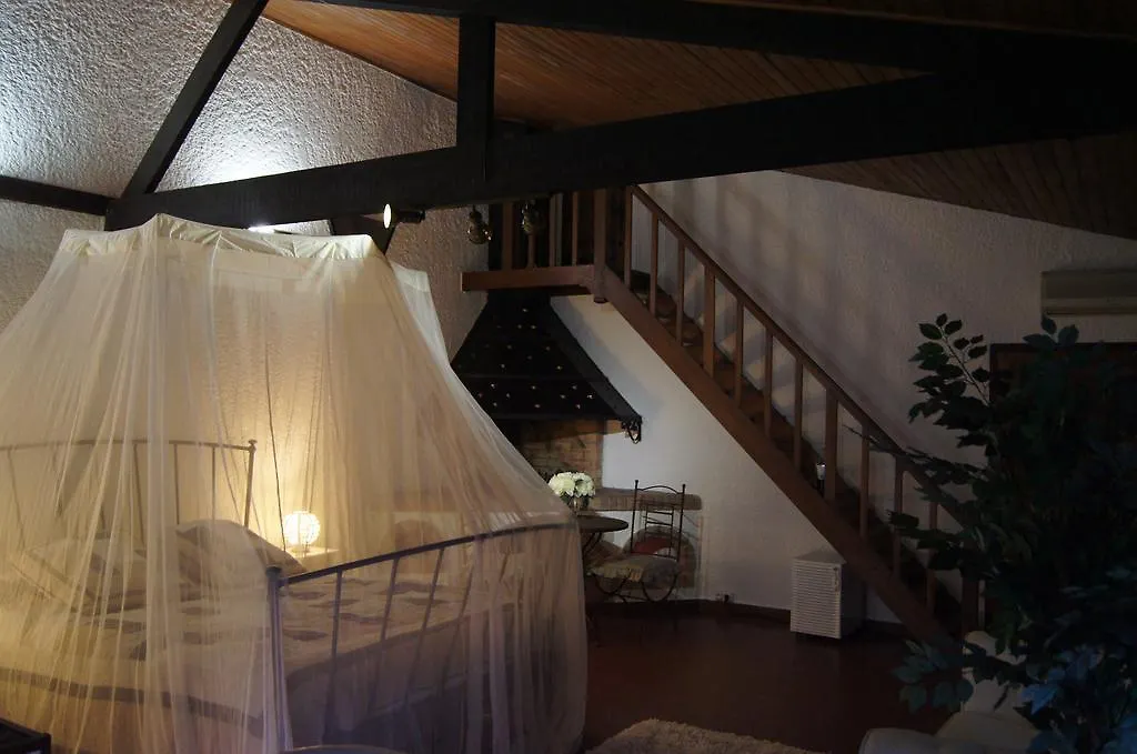 ***  Nids Douillets Bed & Breakfast Rognac France